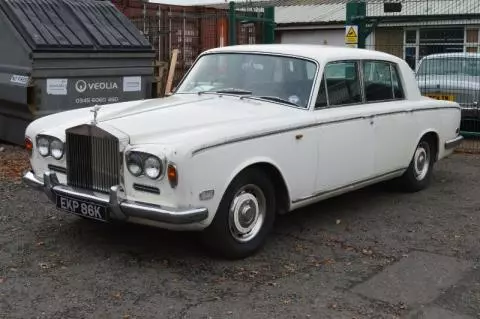 Princess Dianas Armored 1987 RollsRoyce Silver Spur Sold for 45250