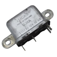 EARLY SS1 H/LAMP & HEATED R/ WINDOW RELAY (UD11806P)